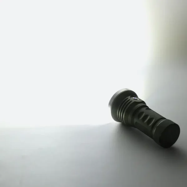 ASTROLUX EC07 / MATEMINCO TK06 - EDC Taschenlampe mit 6x HP50 für bis zu 13.000 Lumen – Bild 15
