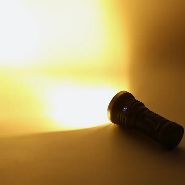 ASTROLUX EC07 / MATEMINCO TK06 - EDC Taschenlampe mit 6x HP50 für bis zu 13.000 Lumen – Bild 16