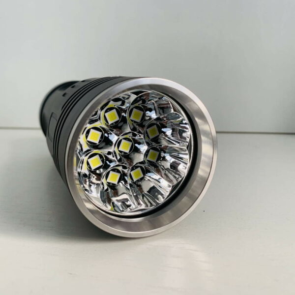 NIGHTWATCH Avaritia A59L - Taschenlampe mit 9x SFQ55.4 LED bis zu 25.000 Lumen – Bild 4
