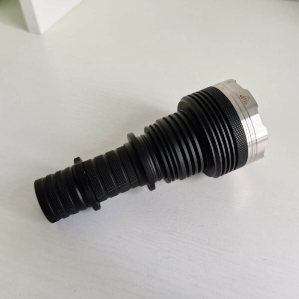 NIGHTWATCH NS14R V2 - Taschenlampe mit 14x SFQ55.4 LEDs für bis zu 30.000 Lumen – Bild 2