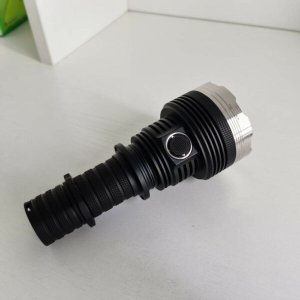 NIGHTWATCH NS14R V2 - Taschenlampe mit 14x SFQ55.4 LEDs für bis zu 30.000 Lumen – Bild 3