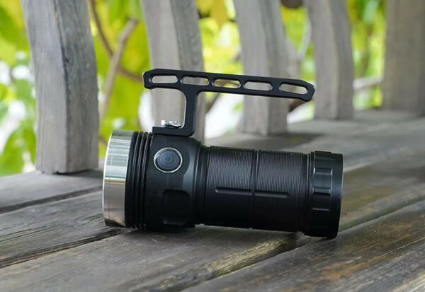 AMUTORCH DM70 - Taschenlampe mit 4x XHP70.3 LEDs für 23000 Lumen – Bild 7
