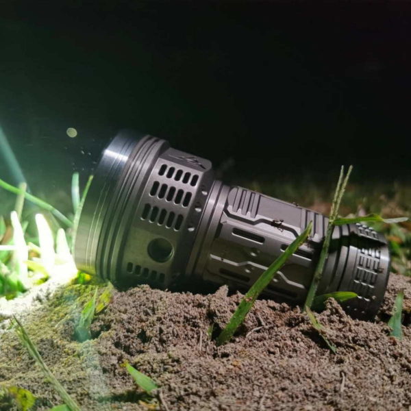 ASTROLUX MF01X 18x SFQ43 mit 21.000 Lumen – Bild 12